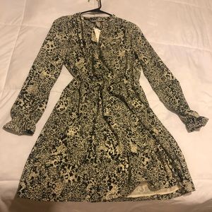 Animal print. H&M, Never worn, flowy dress.